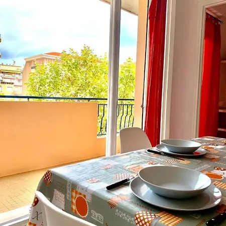 Apartment Dependence Le Pygmalion